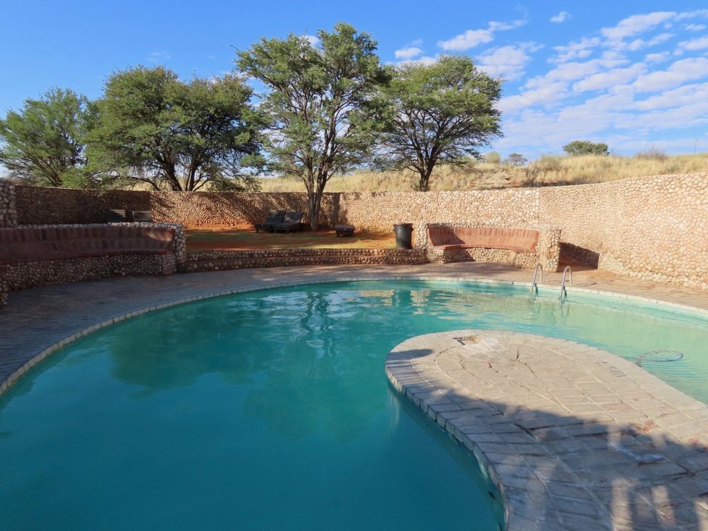 Piscine à Nossob Rest Camp