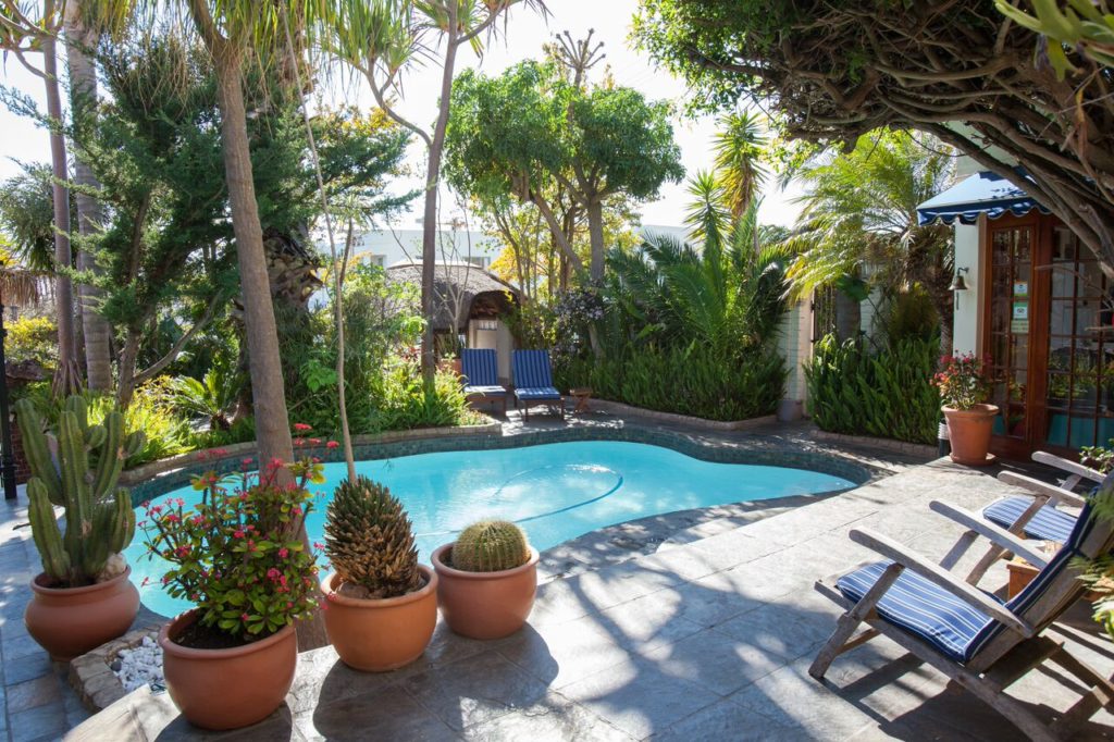 Piscine à Brenwin Guesthouse