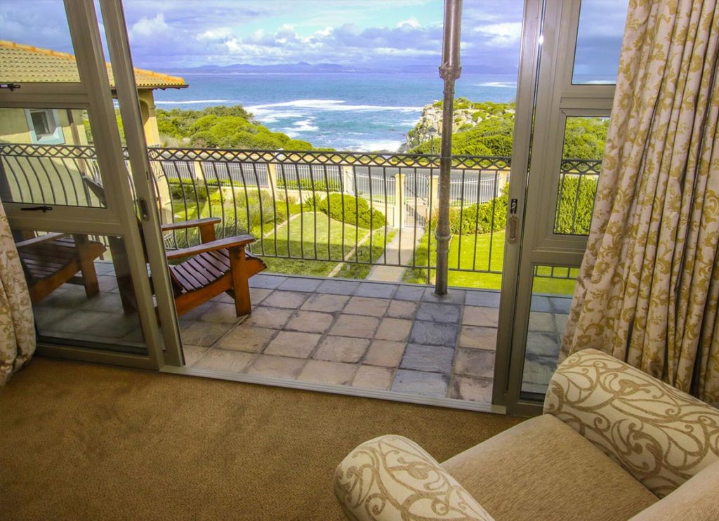 Vue de mer à On The Cliff Guest House