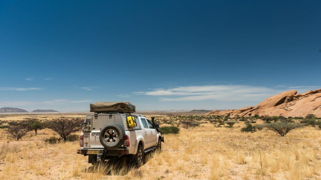 Conduire en Namibie : Guide expert pour un road trip en 4×4 réussi