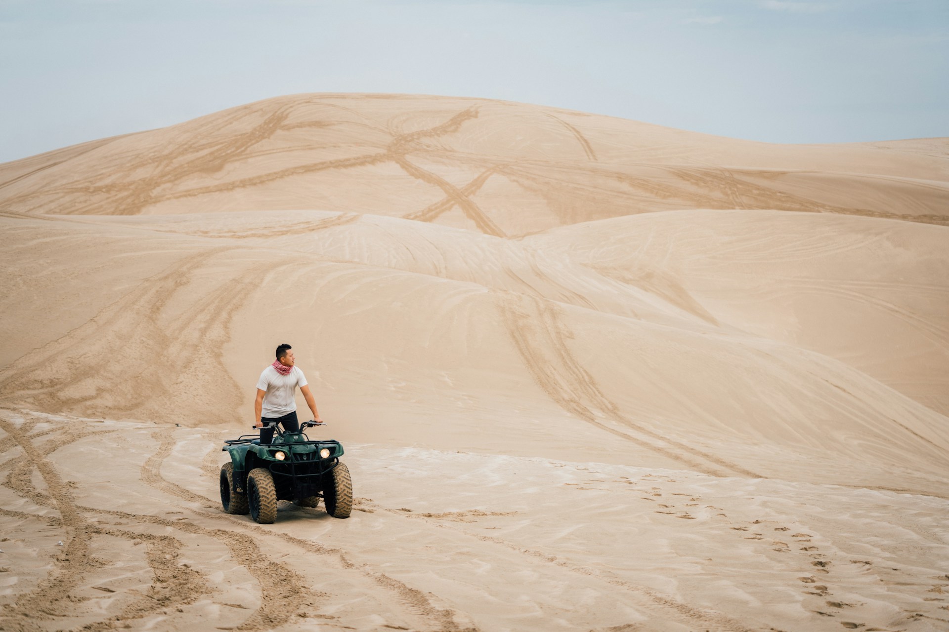 Quad dans les dunes